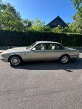 Image 4/31 of Jaguar XJ6 3.2 (1995)
