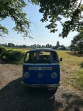 Image 1/20 of Volkswagen T2b Kombi (1974)