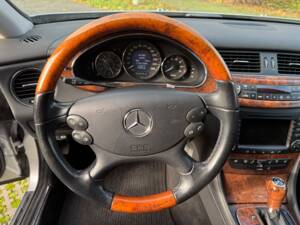 Bild 36/51 von Mercedes-Benz CLS 350 (2005)