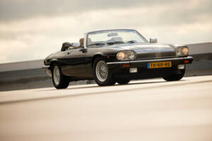 Image 33/37 de Jaguar XJ-S Convertible (1989)