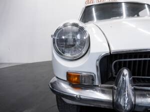 Bild 10/44 von MG MGB GT (1971)