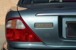 Bild 26/50 von Jaguar XJ 8 Executive (1997)