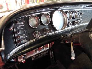 Imagen 17/20 de Chrysler 300 K (1964)