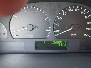 Bild 15/28 von Land Rover Range Rover 4.6 HSE (1998)