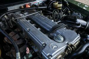 Image 43/50 de Mercedes-Benz 280 SLC (1976)