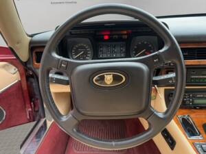 Image 14/23 of Jaguar XJ-S V12 (1990)