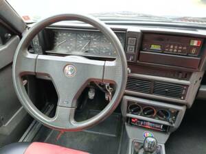 Image 29/42 of Alfa Romeo 75 1.8 (1991)