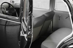 Image 28/50 of Citroën Traction Avant 11 BL (1953)
