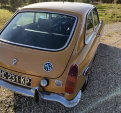 Image 6/8 of MG MGB GT (1971)