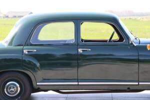 Image 32/50 of Mercedes-Benz 180 D (1958)