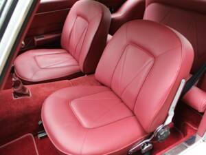 Imagen 13/18 de Aston Martin DB 6 (1966)