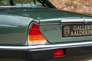 Image 35/50 of Jaguar XJ 6 4.2 (1985)