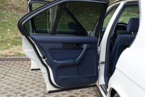 Image 25/55 of BMW 525ix (1993)