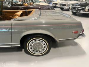 Immagine 7/33 di Mercedes-Benz 280 SL (1968)