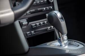 Image 13/15 of Porsche 911 Carrera (2008)