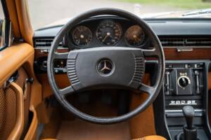 Afbeelding 24/75 van Mercedes-Benz 280 SE (1976)