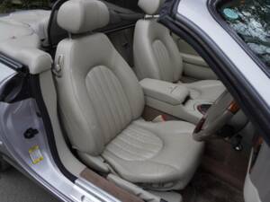Image 10/19 of Jaguar XK8 4.0 (2001)