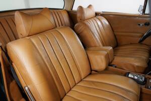 Image 19/32 of Mercedes-Benz 280 SE 3,5 (1971)