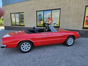 Afbeelding 7/8 van Alfa Romeo 2000 Spider Veloce (1974)