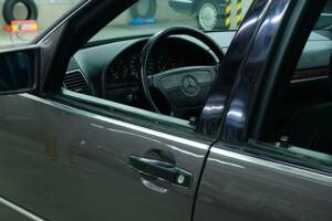 Bild 10/50 von Mercedes-Benz 400 SE (1991)