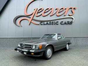 Immagine 1/36 di Mercedes-Benz 560 SL (1986)