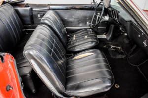 Image 23/50 of Chevrolet Corvair Monza Convertible (1966)