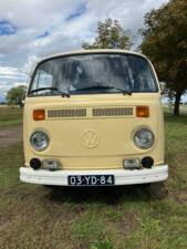 Imagen 2/15 de Volkswagen T2b minibus (1974)