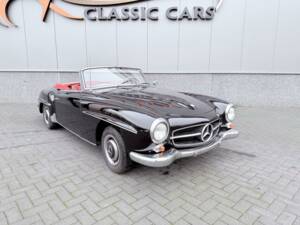 Image 2/43 of Mercedes-Benz 190 SL (1962)