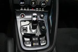 Bild 13/50 von Jaguar F-Type (2019)