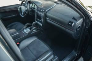 Image 6/15 of Porsche Cayenne Turbo (2008)