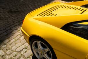 Immagine 27/33 di Ferrari F 355 Berlinetta (1995)