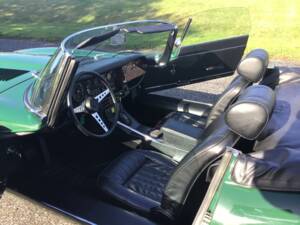 Image 18/22 de Jaguar Type E V12 (1974)