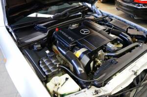 Image 36/42 of Mercedes-Benz 500 SL (1992)