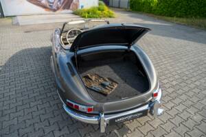 Image 36/38 of Mercedes-Benz 300 SL Roadster (1961)