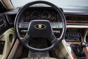 Afbeelding 16/33 van Jaguar XJ 40 3.2 (1991)