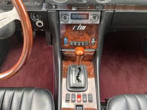 Imagen 30/43 de Mercedes-Benz 500 SL (1985)