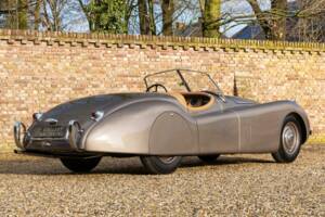 Image 26/50 of Jaguar XK 120 OTS (1952)