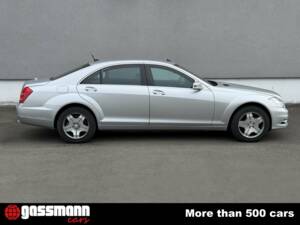 Immagine 6/15 di Mercedes-Benz S 450 CDI Guard LWB (2010)