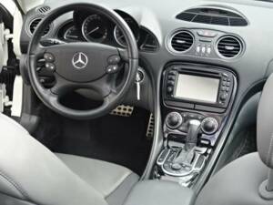 Imagen 14/19 de Mercedes-Benz SL 500 (2002)