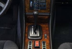 Image 24/36 of Mercedes-Benz 380 SLC (1981)