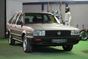 Bild 2/42 von Volkswagen Passat Variant 1.8 (1986)