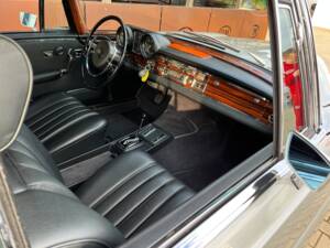 Image 35/60 of Mercedes-Benz 280 SE (1969)