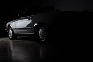 Image 43/48 of Mercedes-Benz 560 SL (1988)