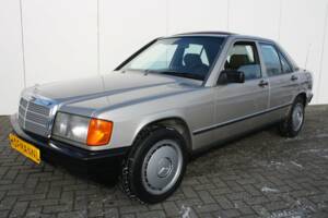 Bild 1/12 von Mercedes-Benz 190 D (1986)