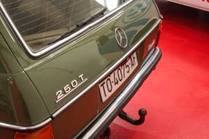 Bild 42/54 von Mercedes-Benz 250 T (1979)