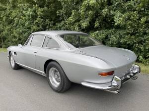 Image 2/26 of Ferrari 330 GT 2+2 (1966)