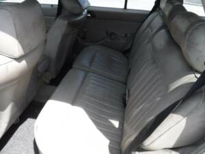 Image 3/12 of Mercedes-Benz 300 TD Turbo (1988)