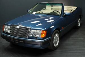 Imagen 1/30 de Mercedes-Benz 300 CE-24 (1993)