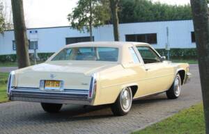Image 34/56 of Cadillac Coupe DeVille (1977)