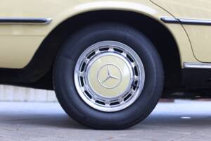 Bild 73/76 von Mercedes-Benz 280 SE (1977)